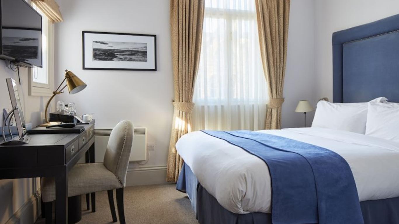 Rooms by Bistrot Pierre - The Crescent Inn