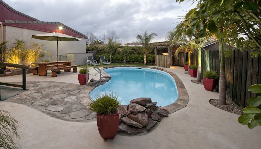 בריכה תמונה