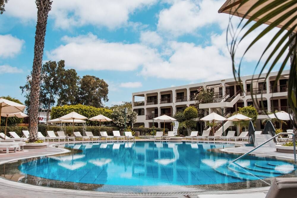 בריכה תמונה