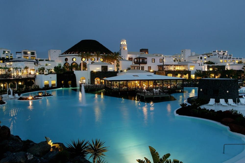 בריכה תמונה