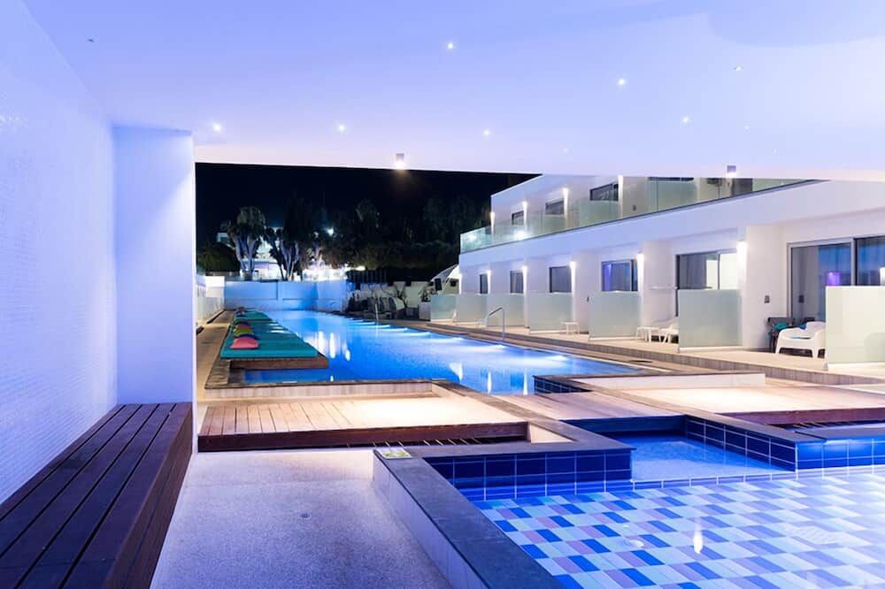 בריכה תמונה