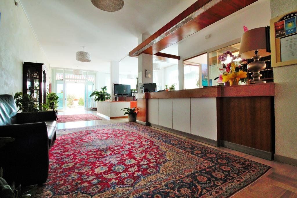 דלפק קבלה תמונה