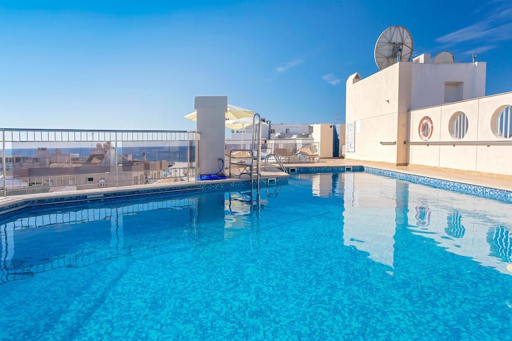 בריכה תמונה