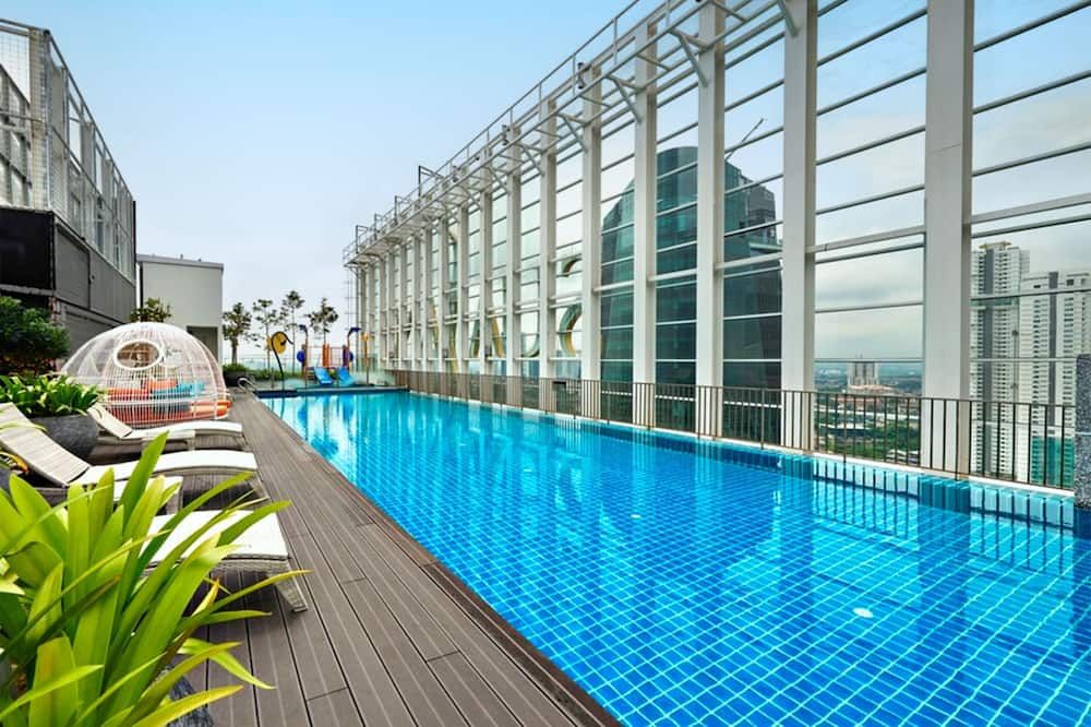 בריכה תמונה