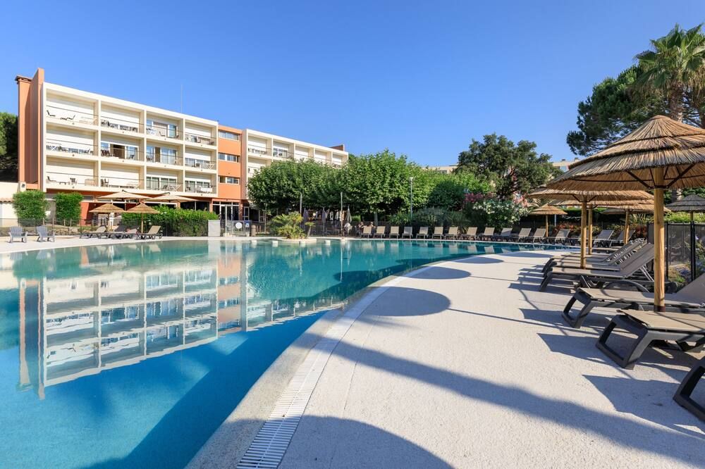 בריכה תמונה