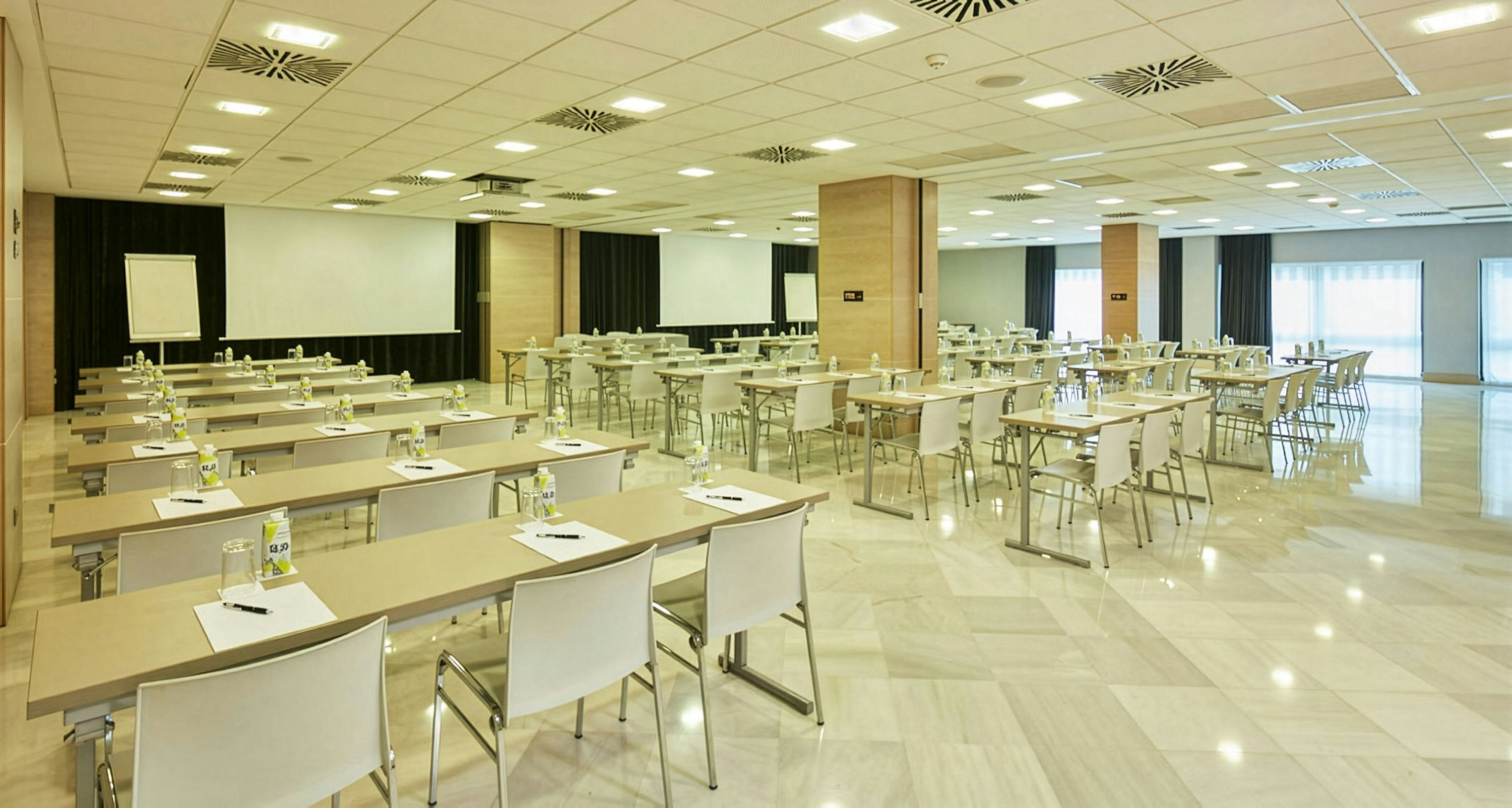 חדר ישיבות