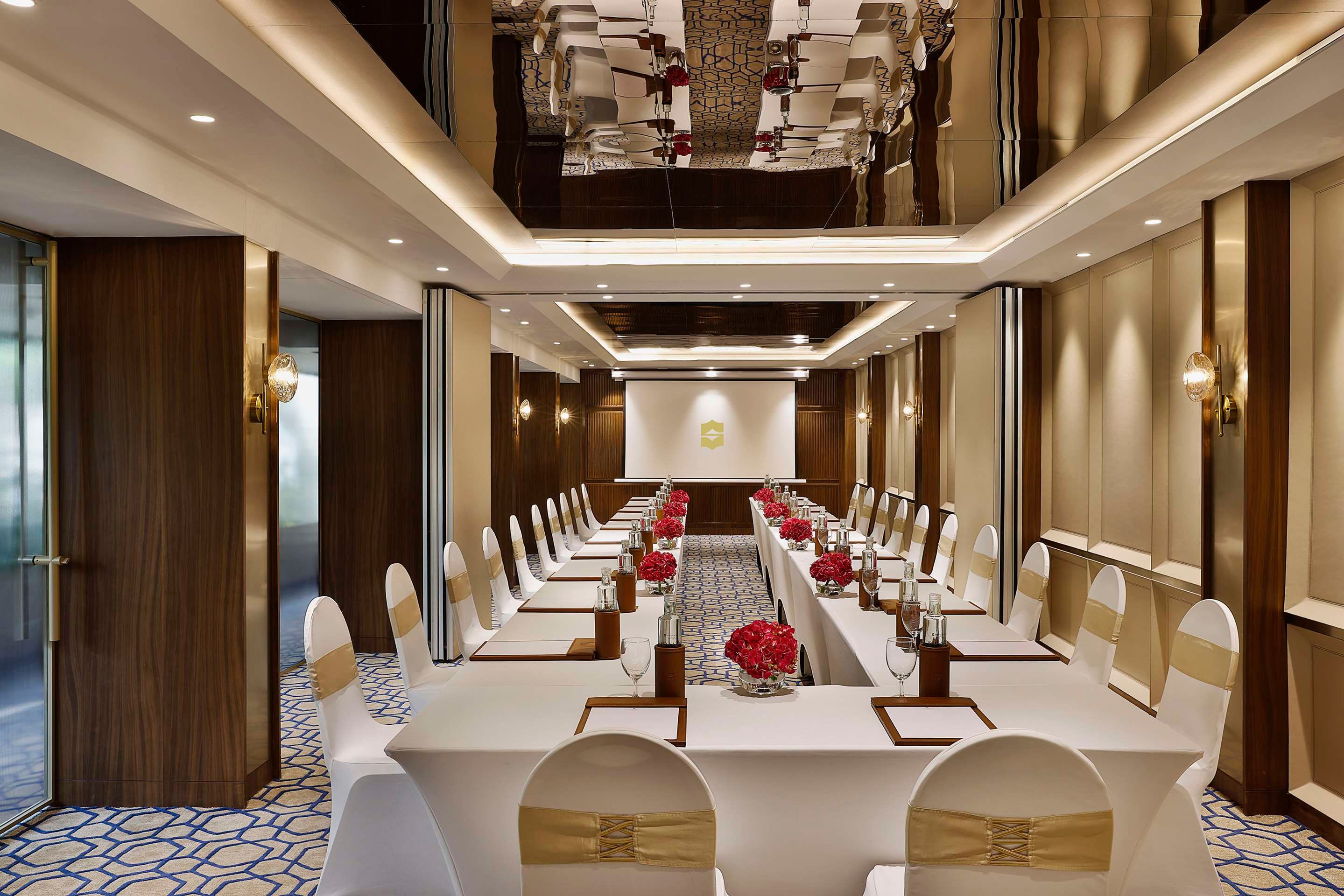 חדר ישיבות