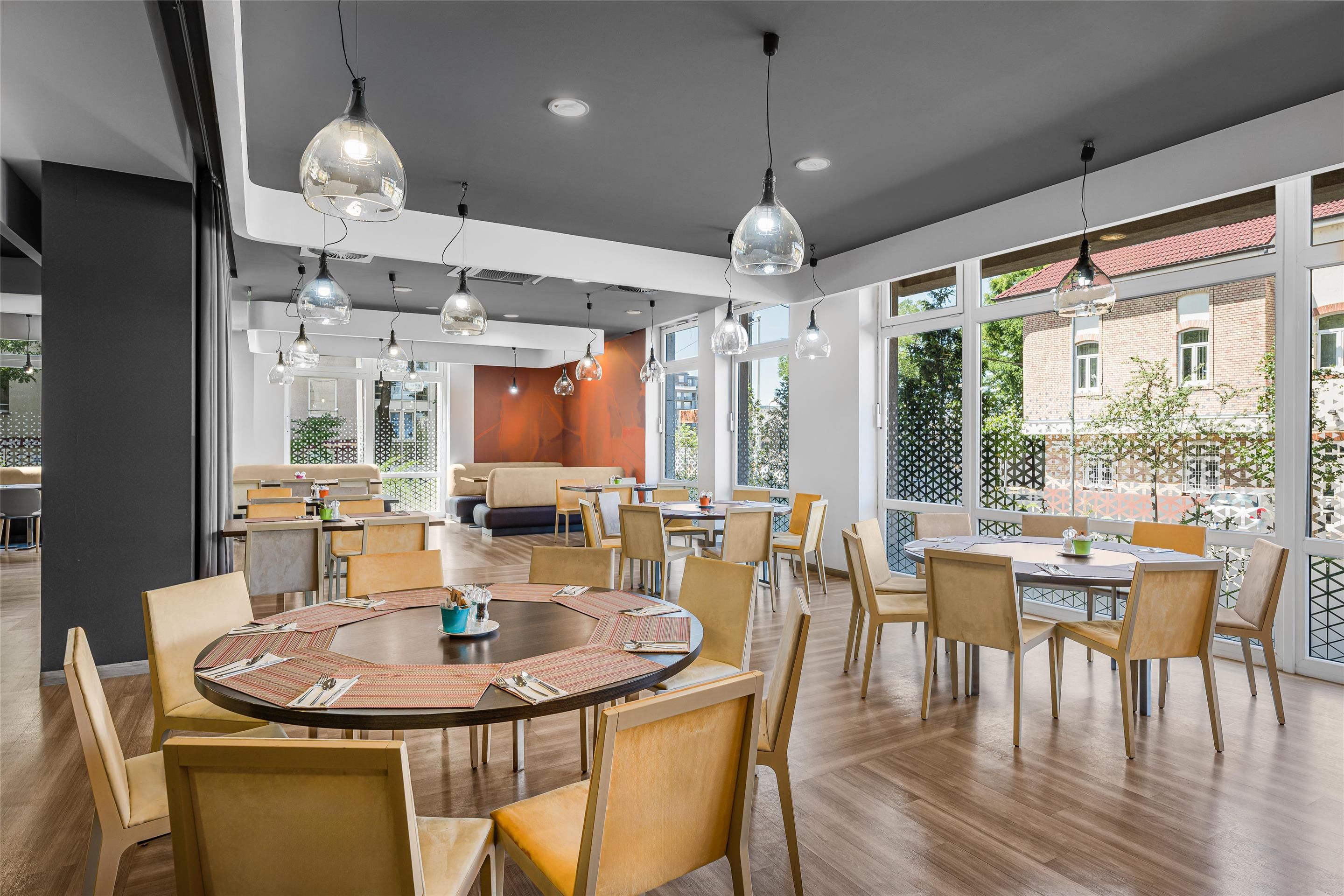 מסעדה תמונה