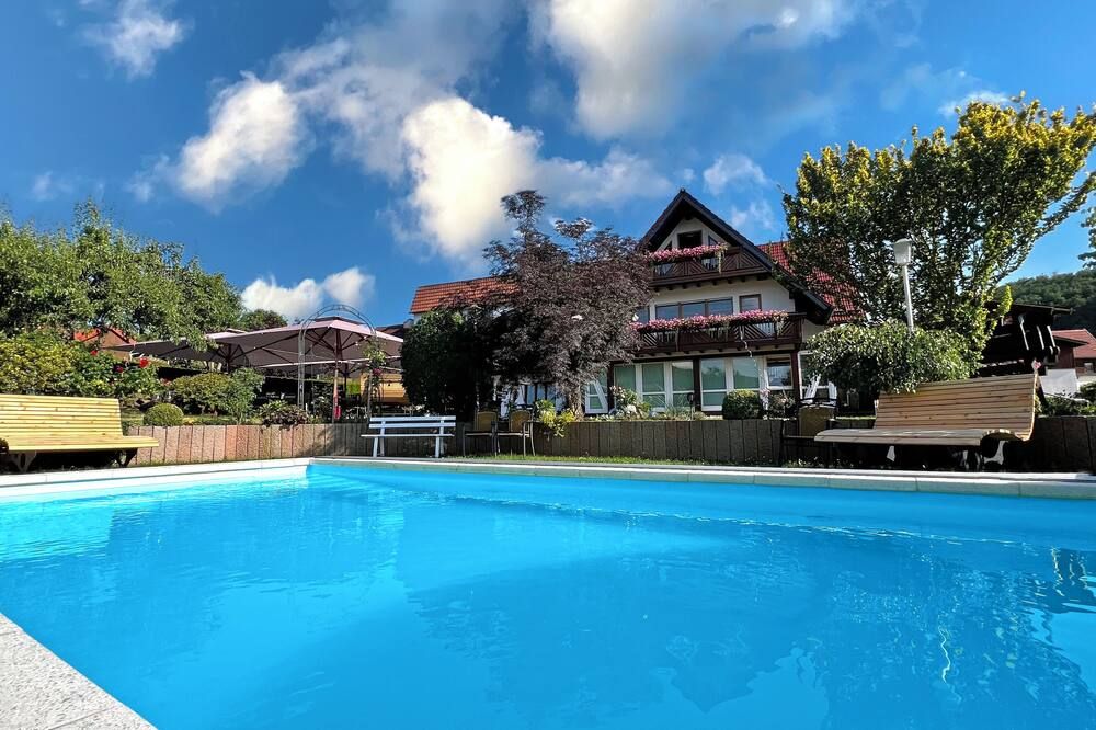 בריכה תמונה