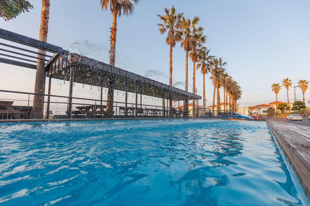 בריכה תמונה