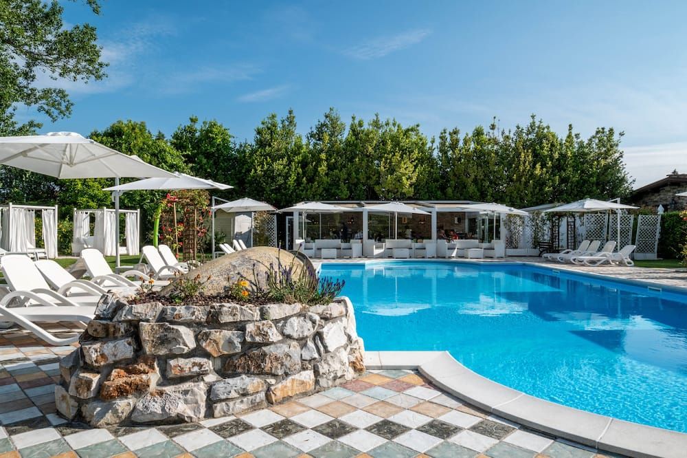 בריכה תמונה