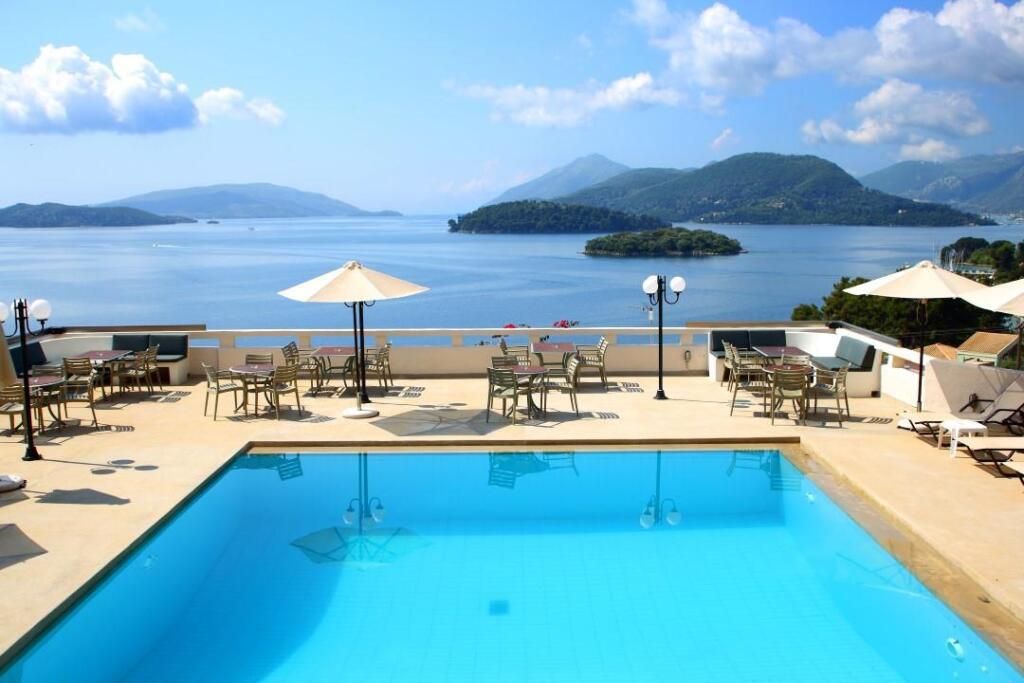 בריכה תמונה