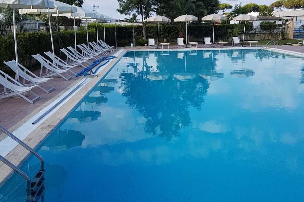 בריכה תמונה