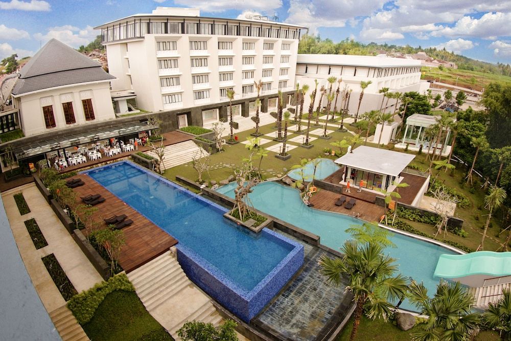 בריכה תמונה