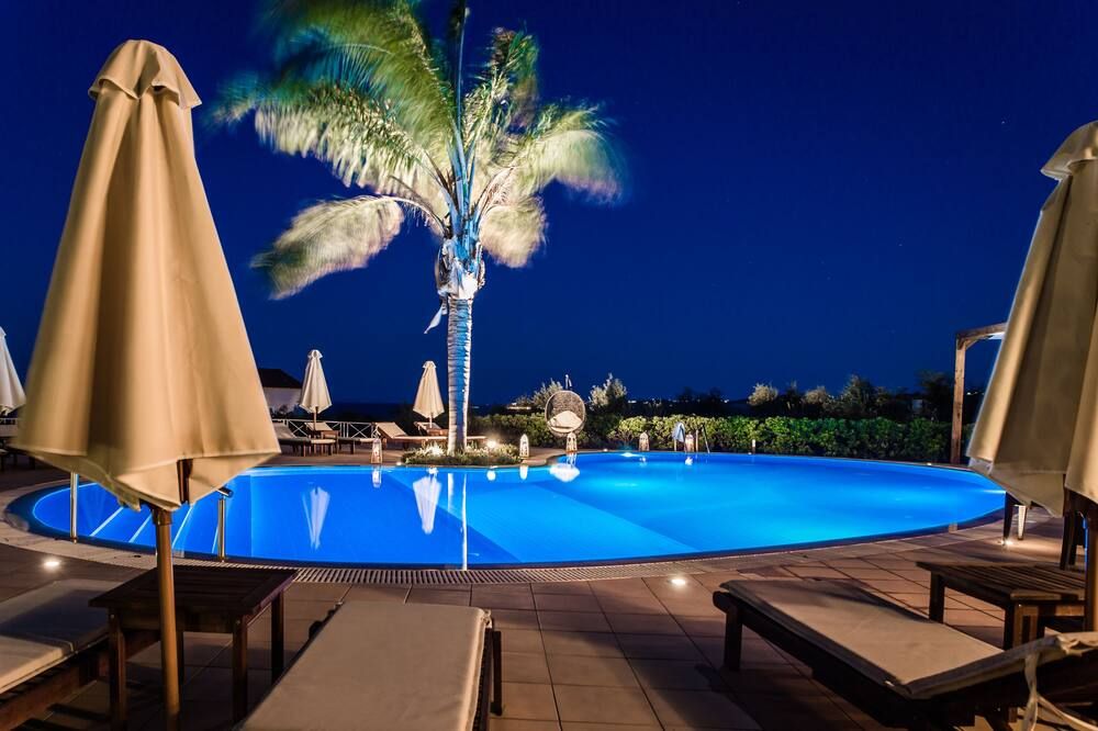 בריכה תמונה