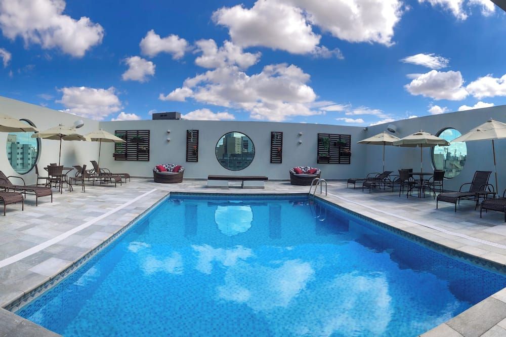 בריכה תמונה