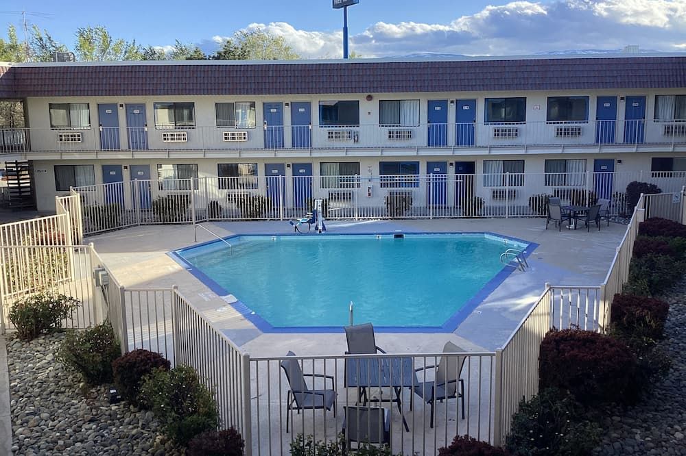 בריכה תמונה