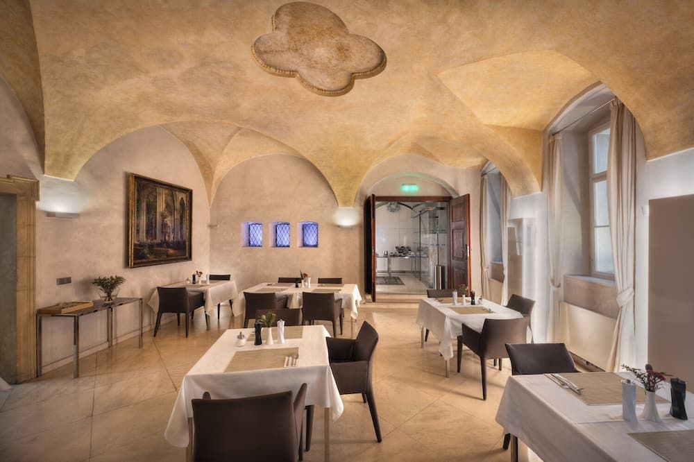 מסעדה תמונה