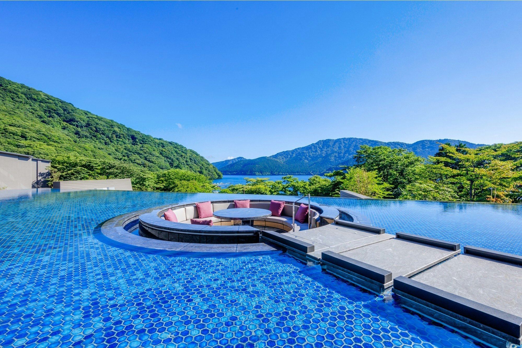 בריכה תמונה