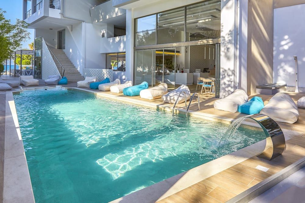 בריכה תמונה