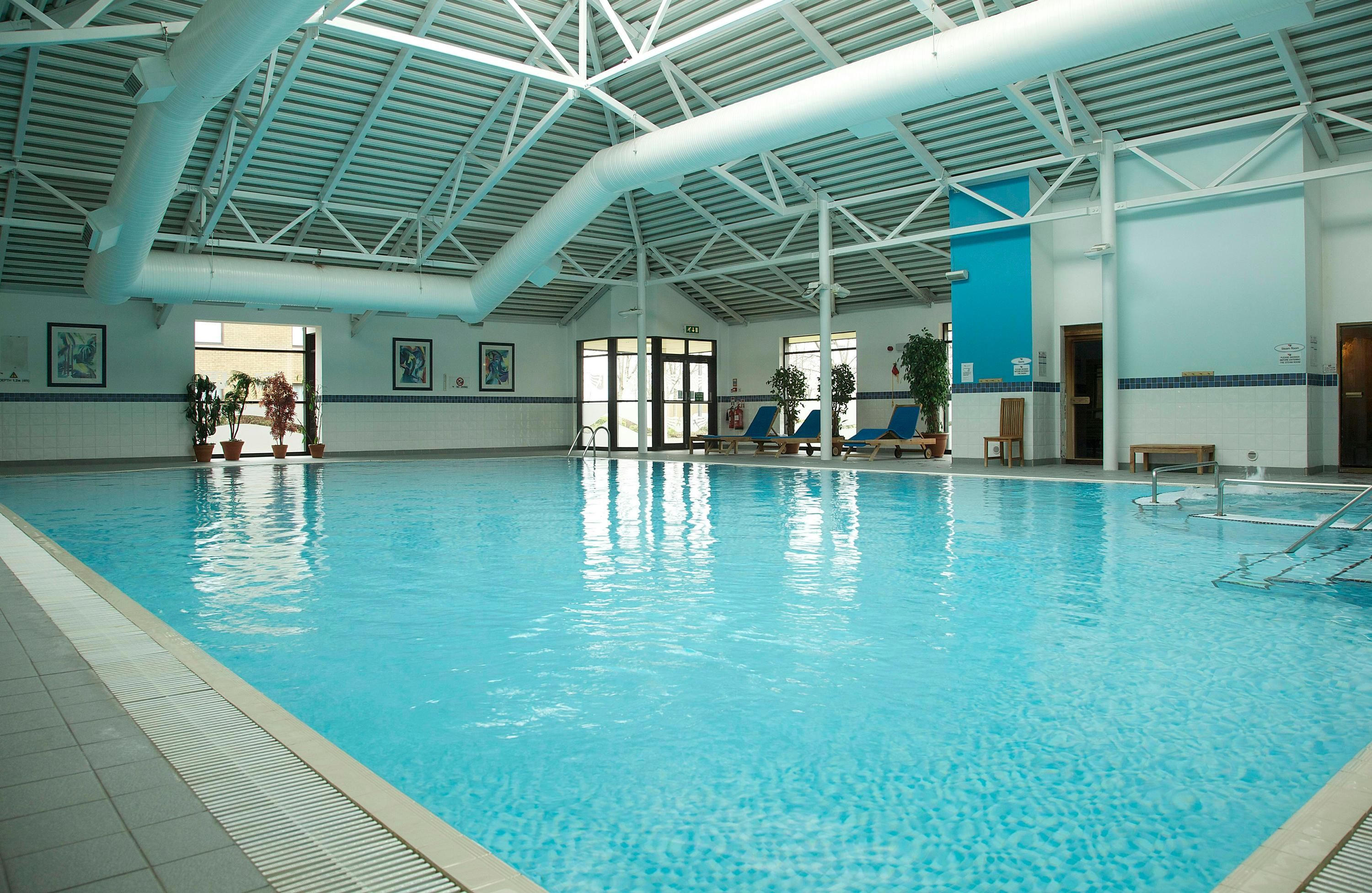 בריכה תמונה