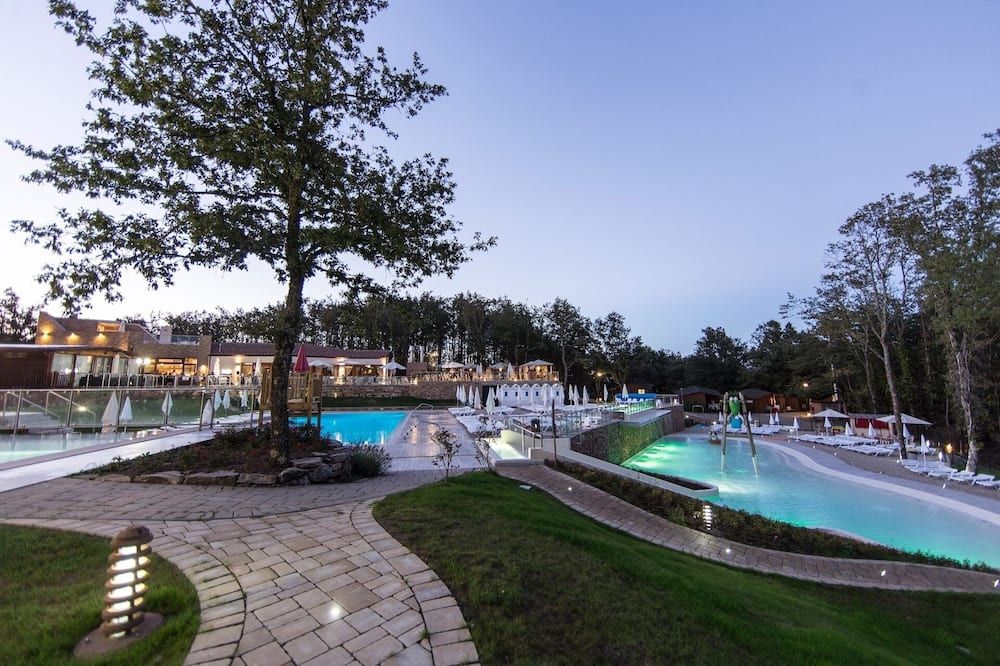 בריכה תמונה