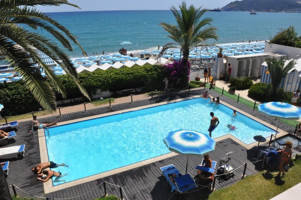 בריכה תמונה