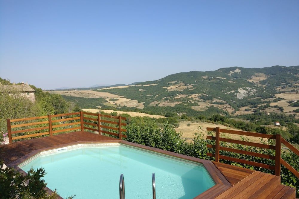 בריכה תמונה