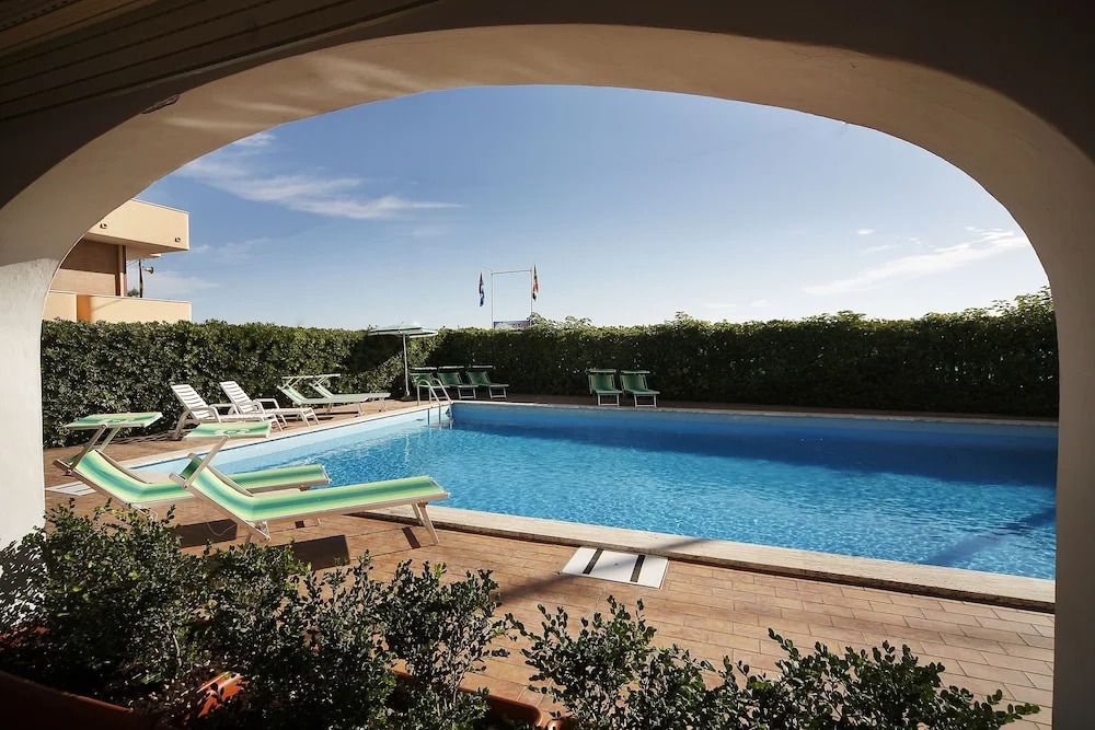 בריכה תמונה