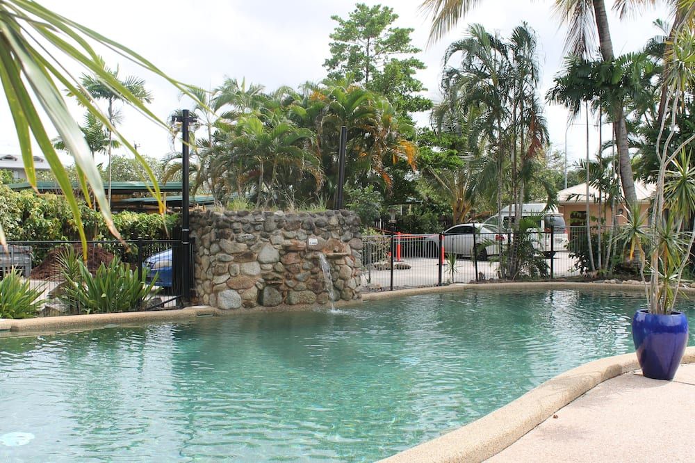 בריכה תמונה