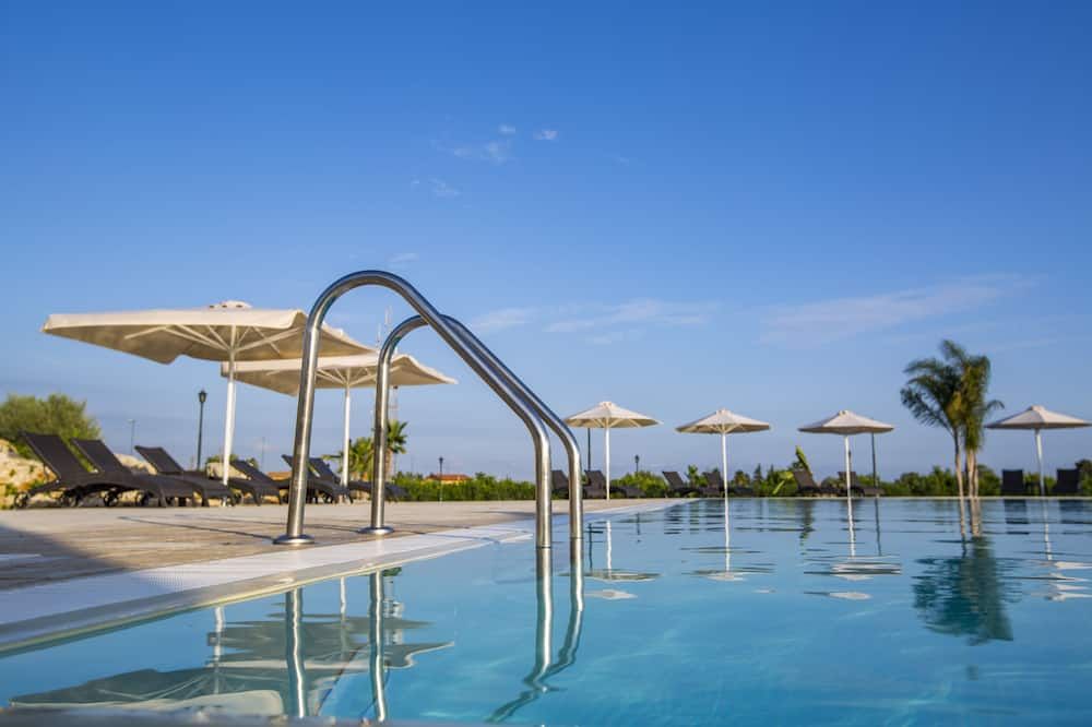 בריכה תמונה