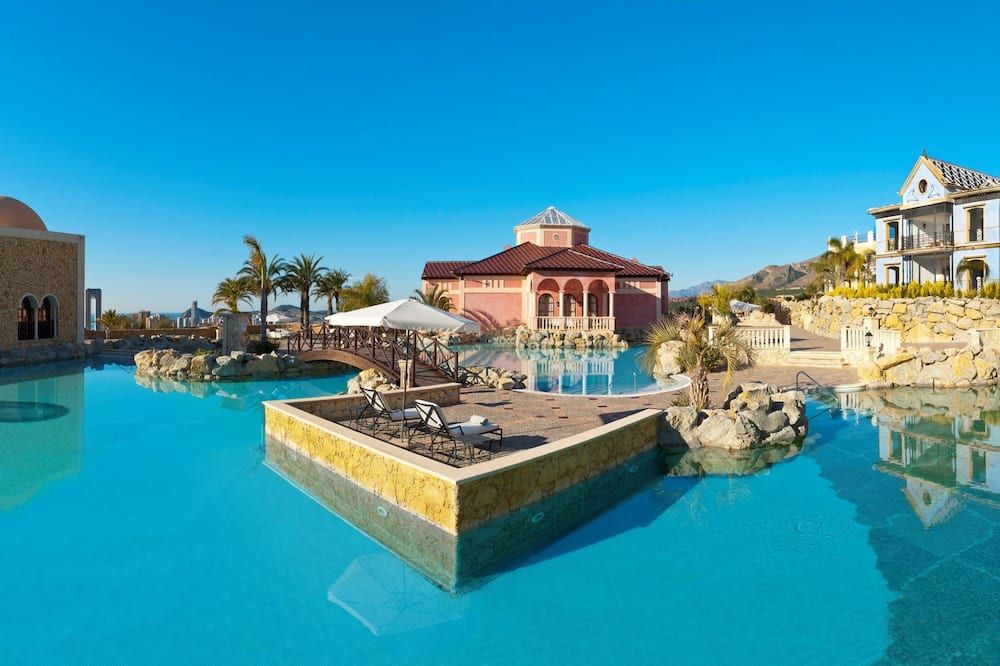 בריכה תמונה