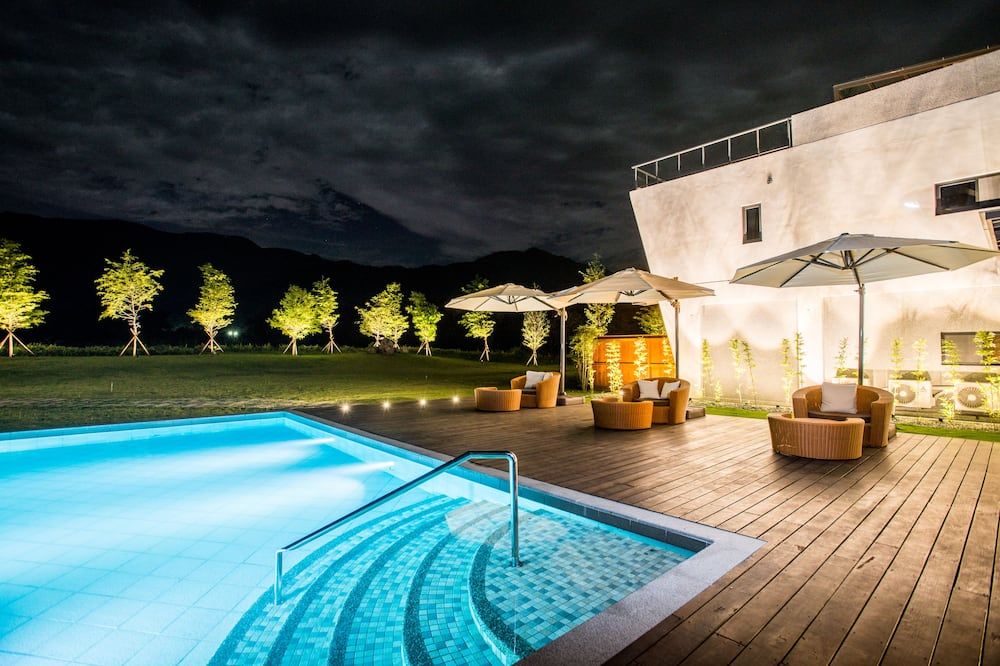 בריכה תמונה