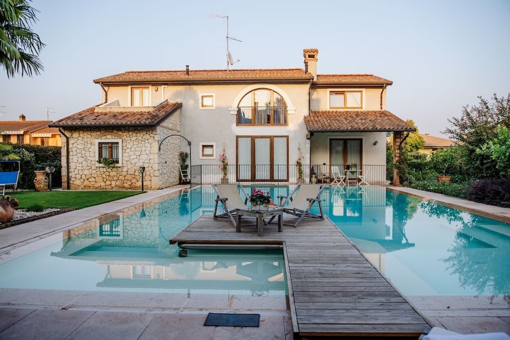 בריכה תמונה