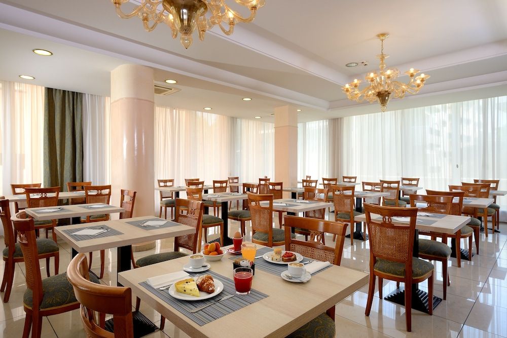 מסעדה תמונה