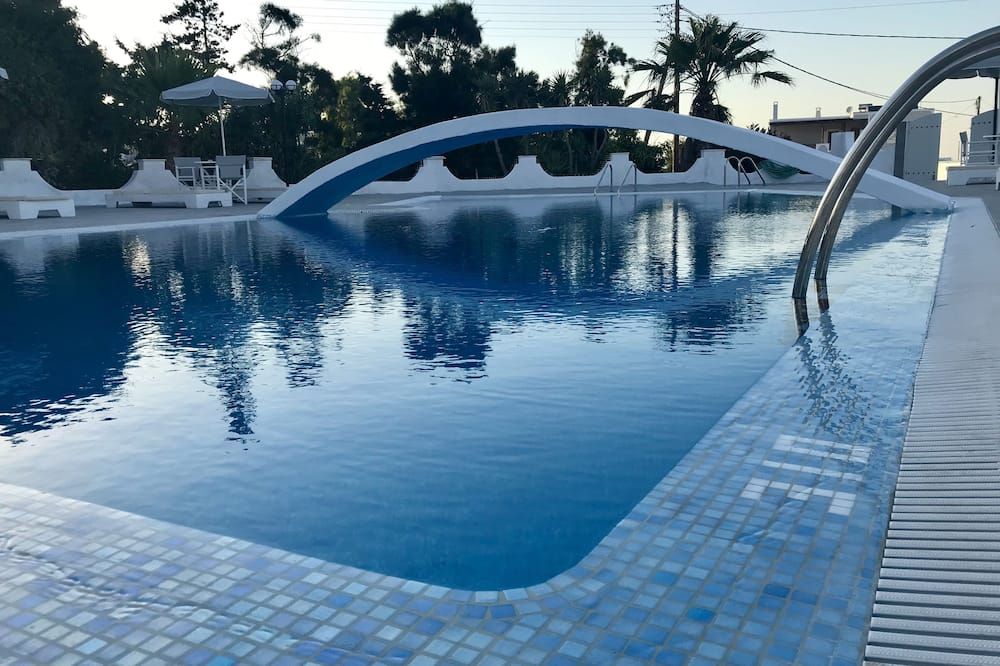 בריכה תמונה