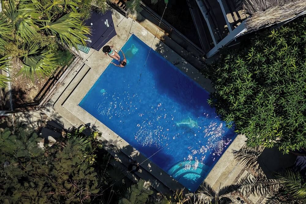 בריכה תמונה