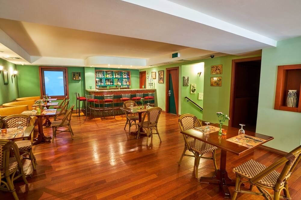 מסעדה תמונה