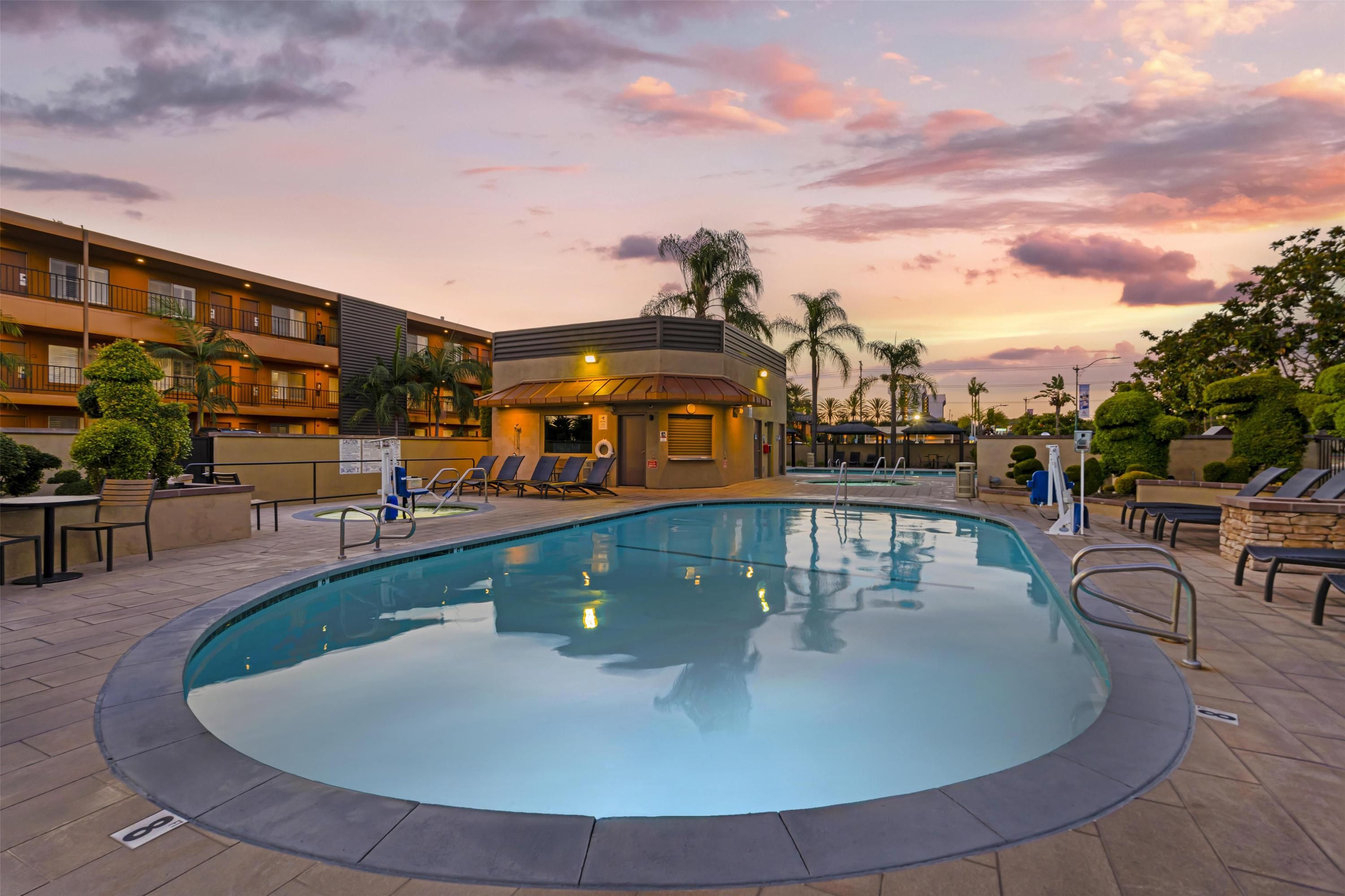 בריכה תמונה