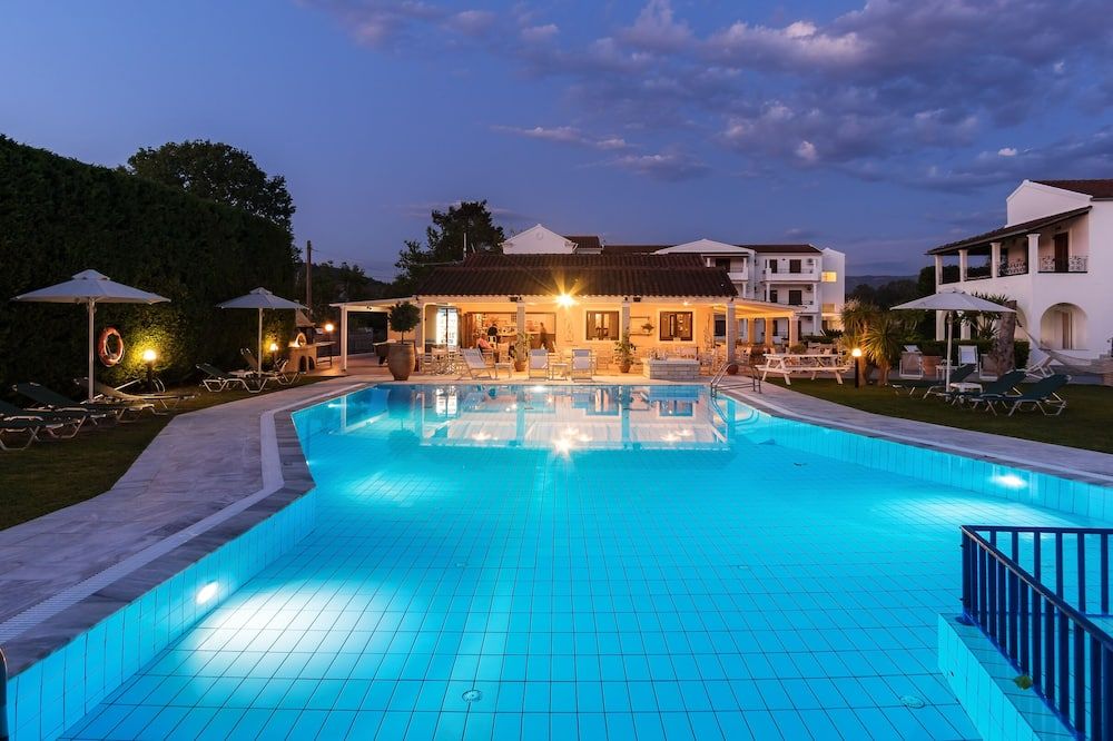 בריכה תמונה