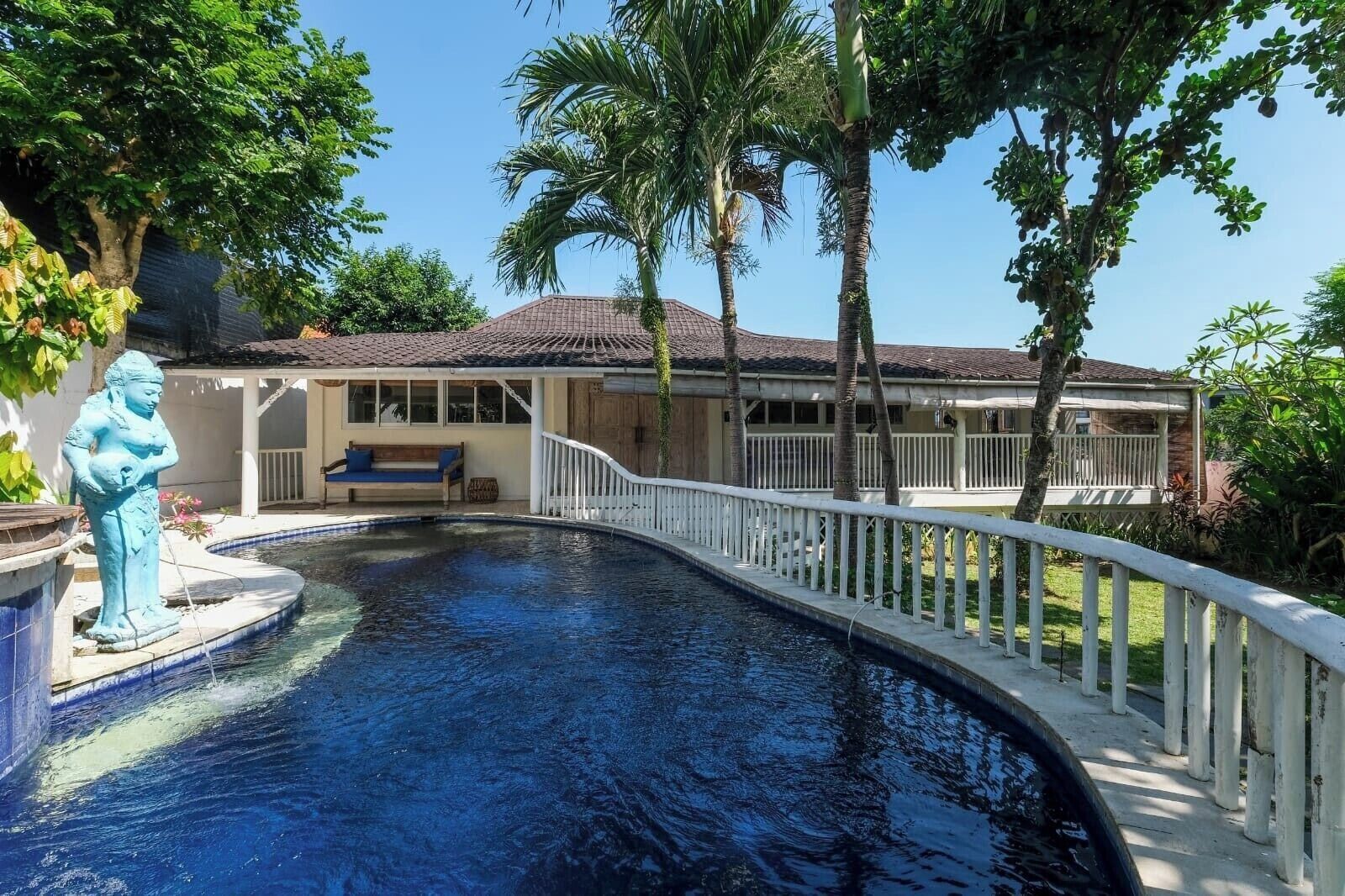 בריכה תמונה