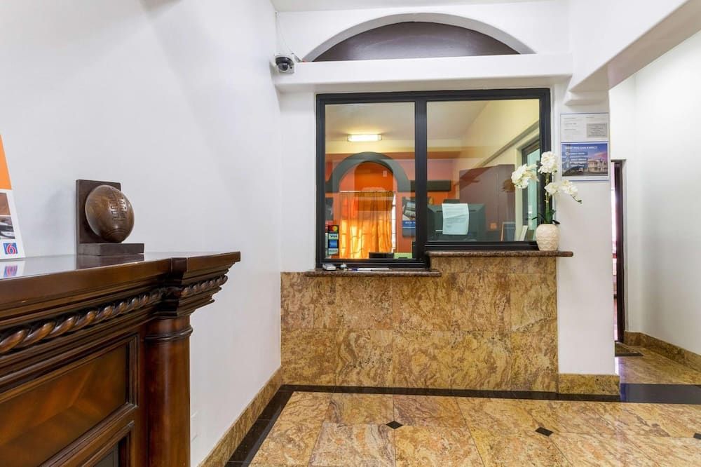 דלפק קבלה