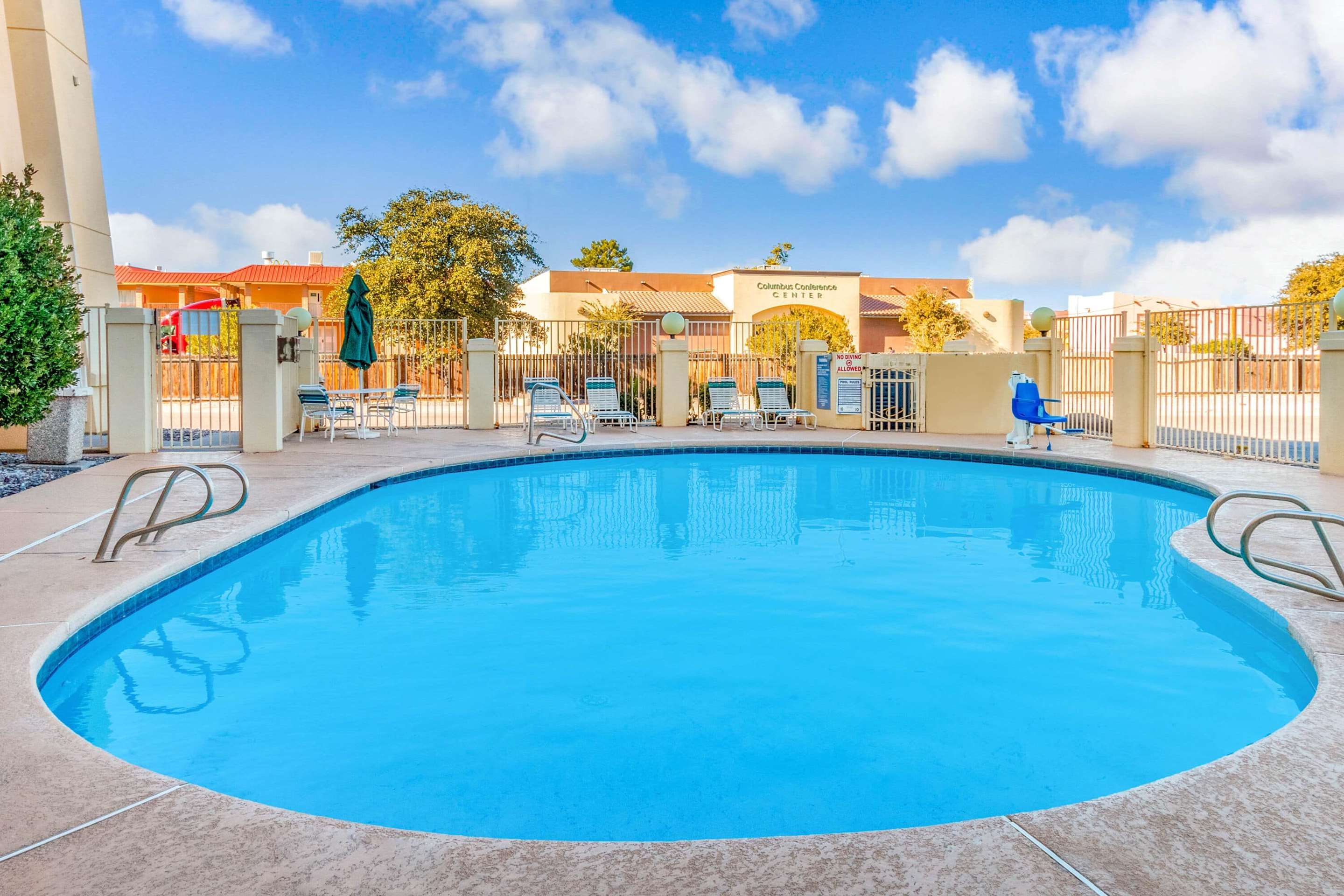 בריכה תמונה