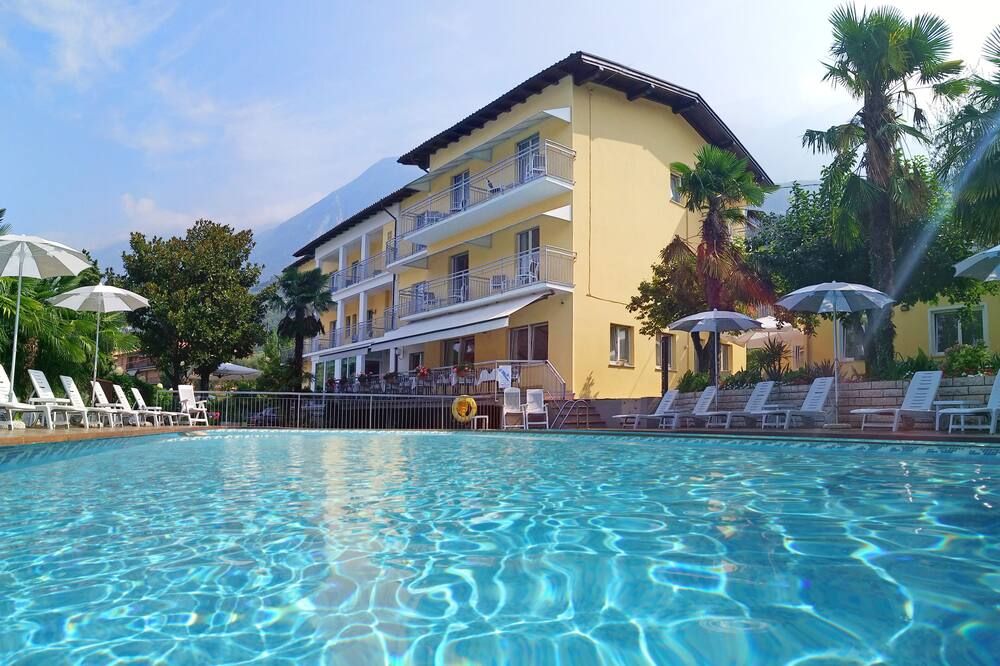 בריכה תמונה