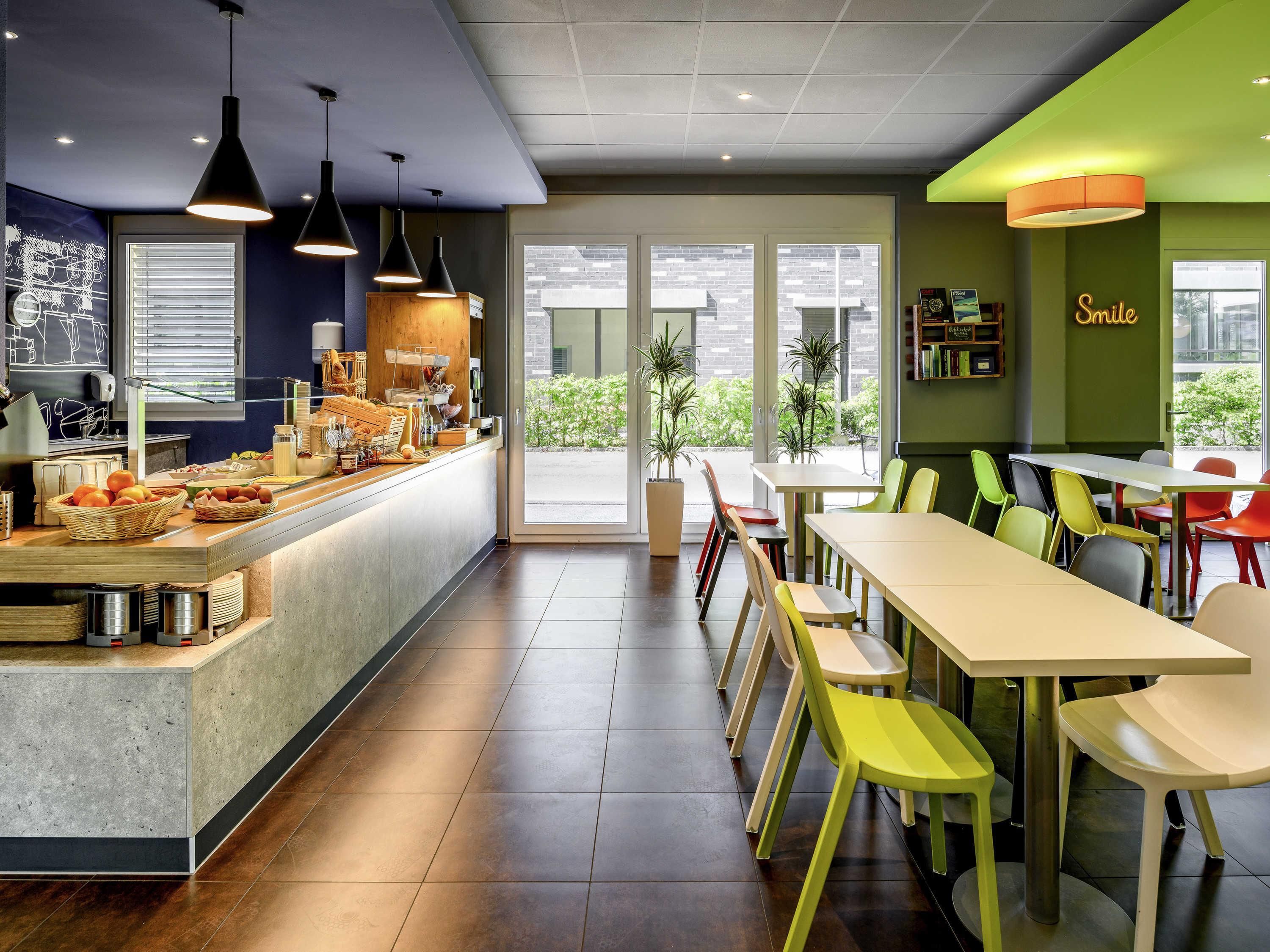 חדר אוכל תמונה