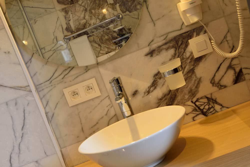 אחר