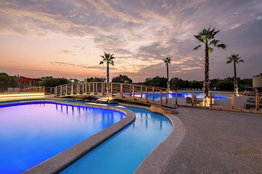 בריכה תמונה