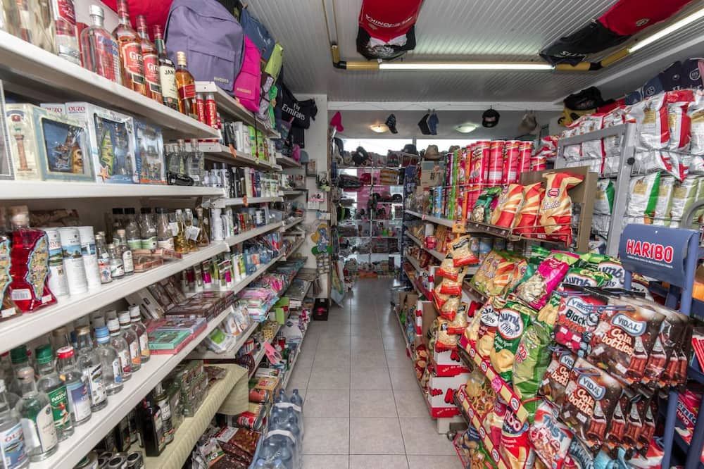 חנות