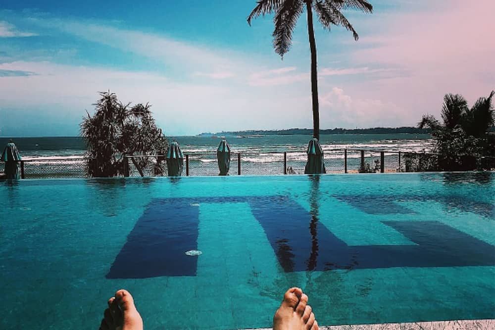 בריכה תמונה