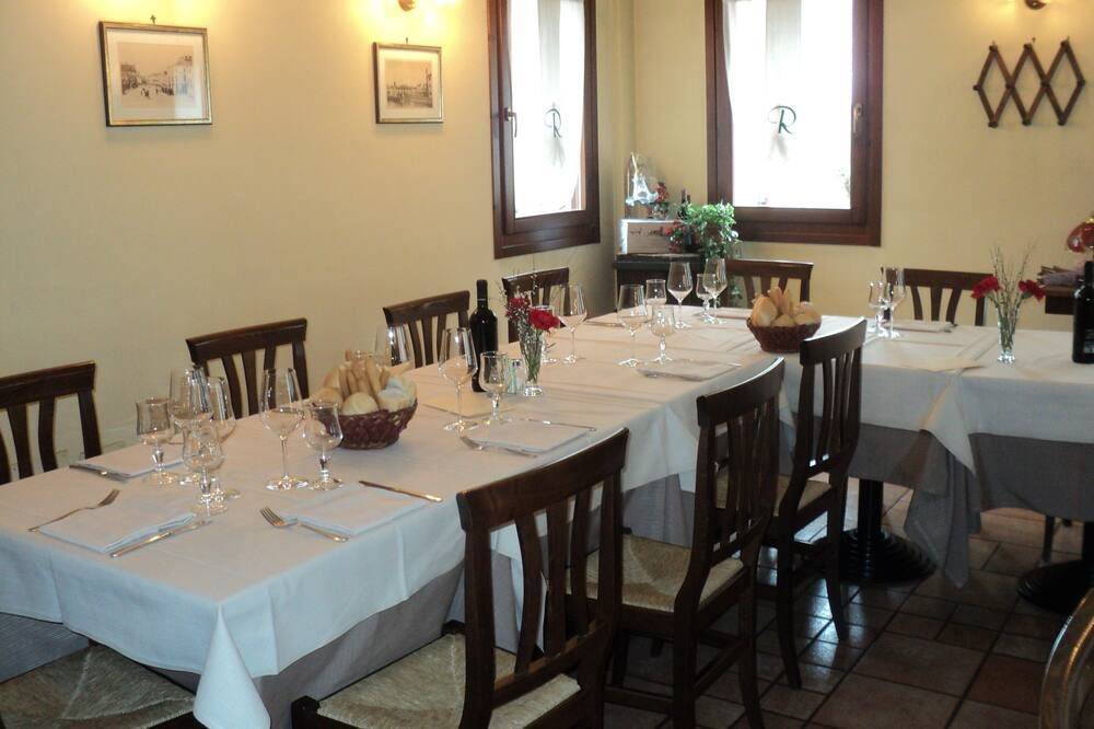 מסעדה תמונה